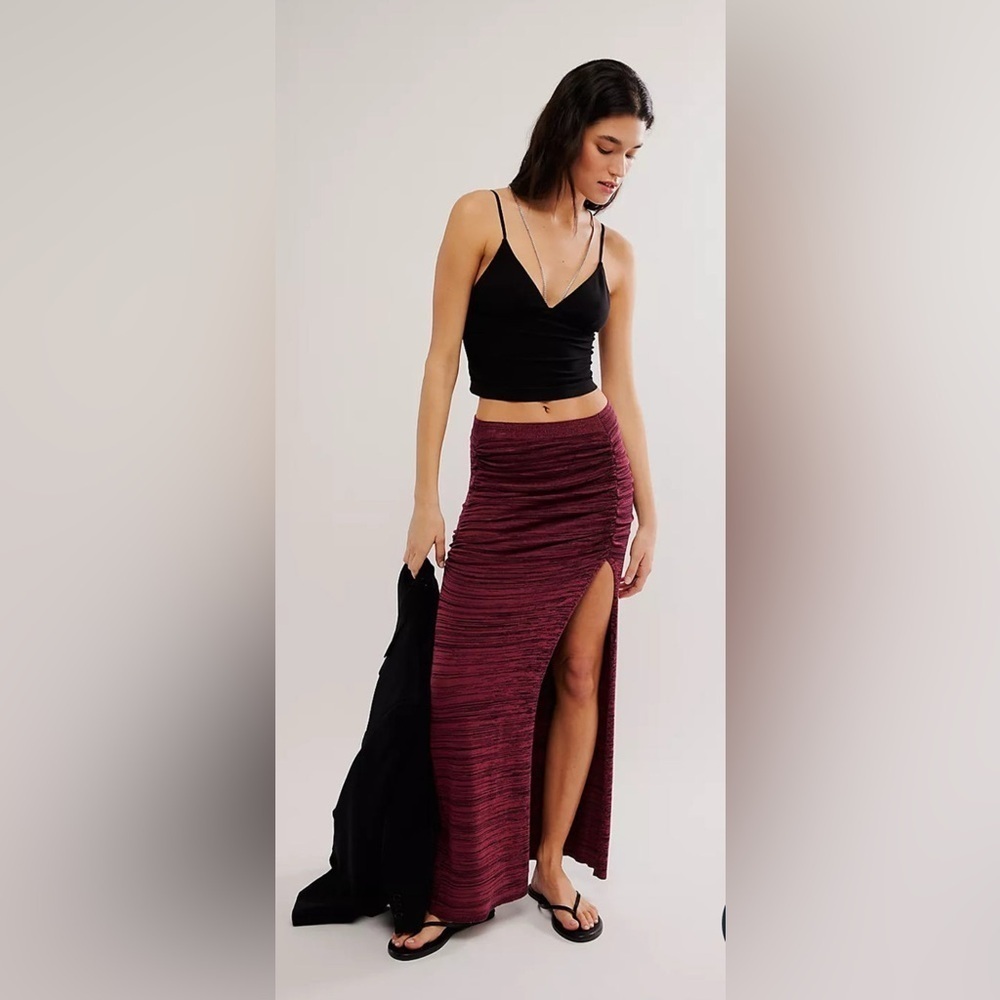 🔥NEW Free People size SM Peak Show Butter Soft Viscose Knit Maxi Skirt Earth Red - Picture 1 of 5
